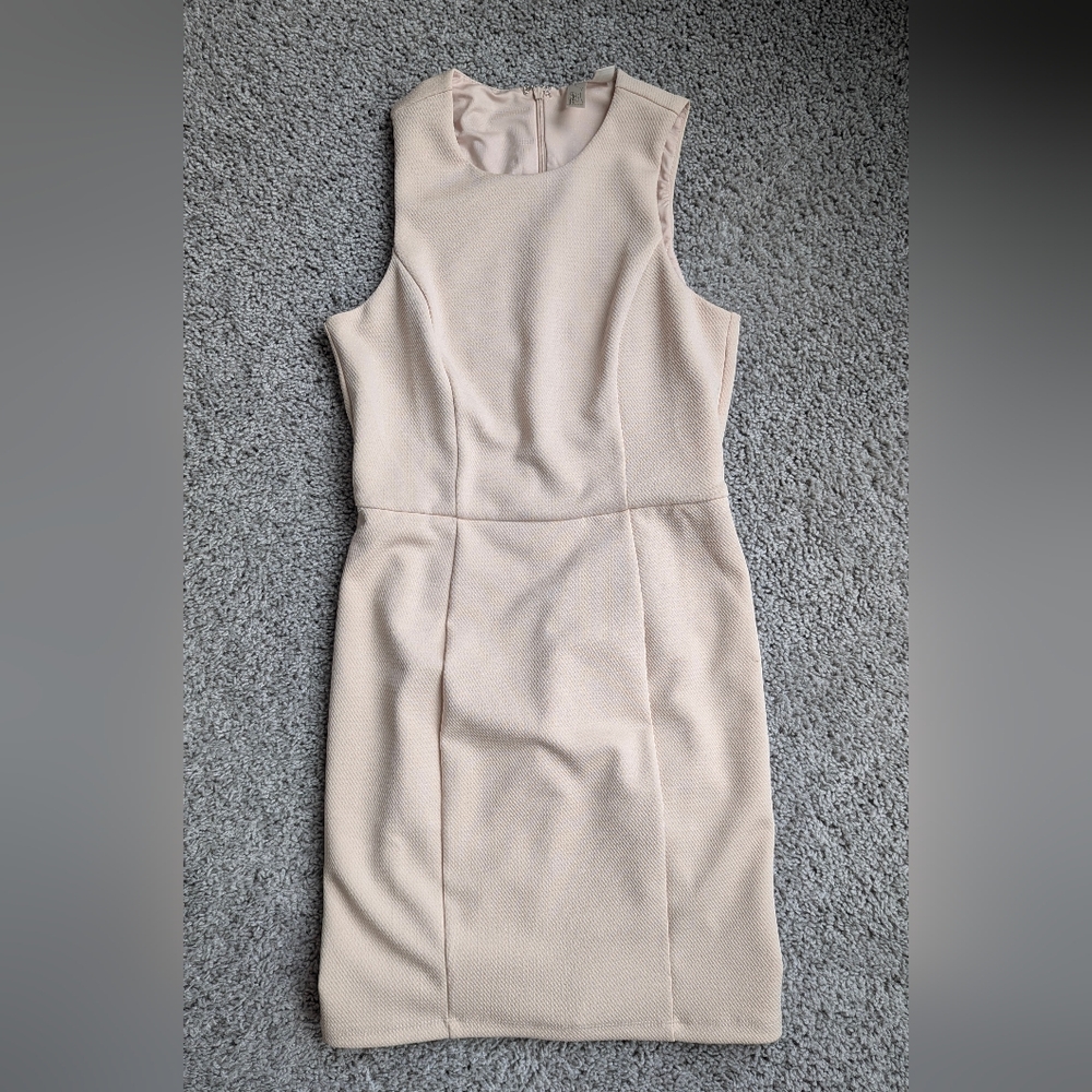 Elegant Cream Sleeveless Dress